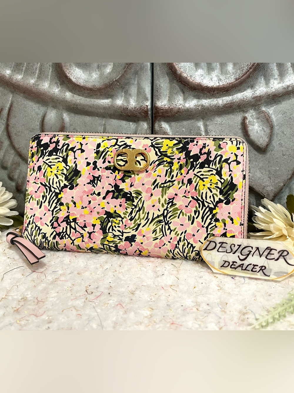 TORY BURCH Kerrington Floral Field Zip Around Wallet VGC!